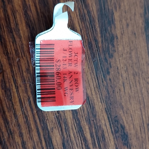 3 CARAT DIAMOND RING - Picture 4 of 6